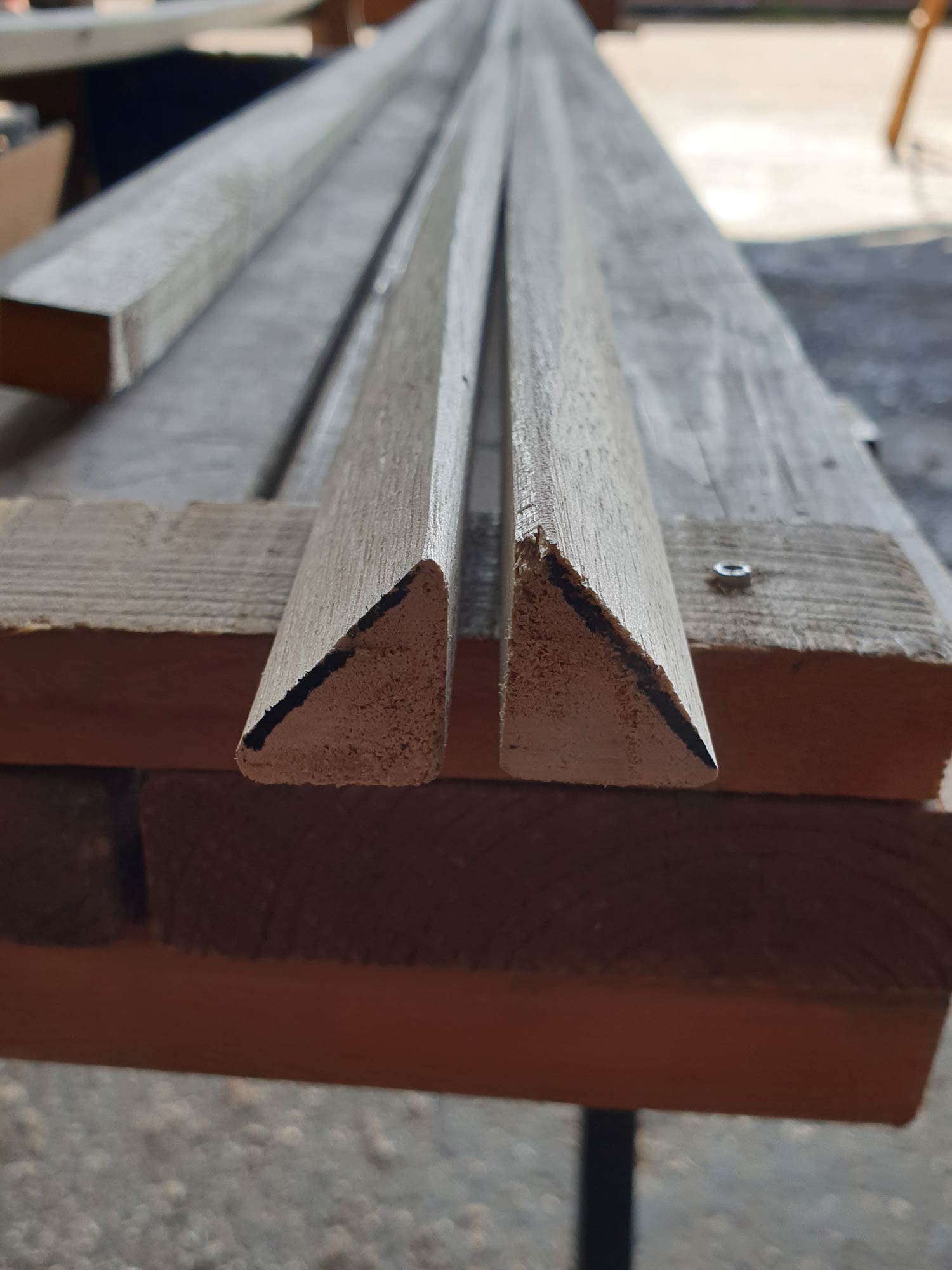 Keel and stringers, the latter tapered at the ends