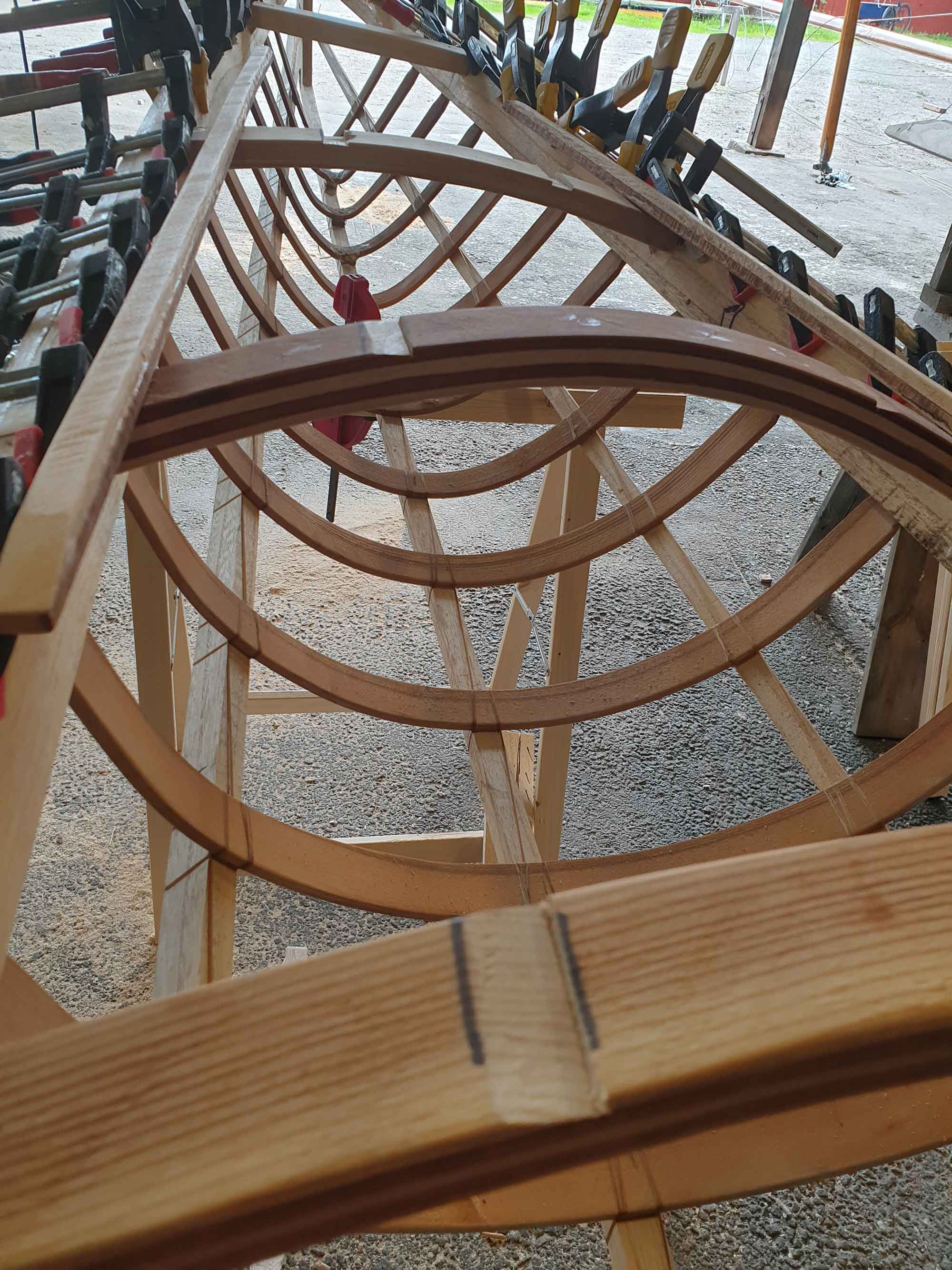 Why notches for stringers? Wedges would be stronger and lighter!