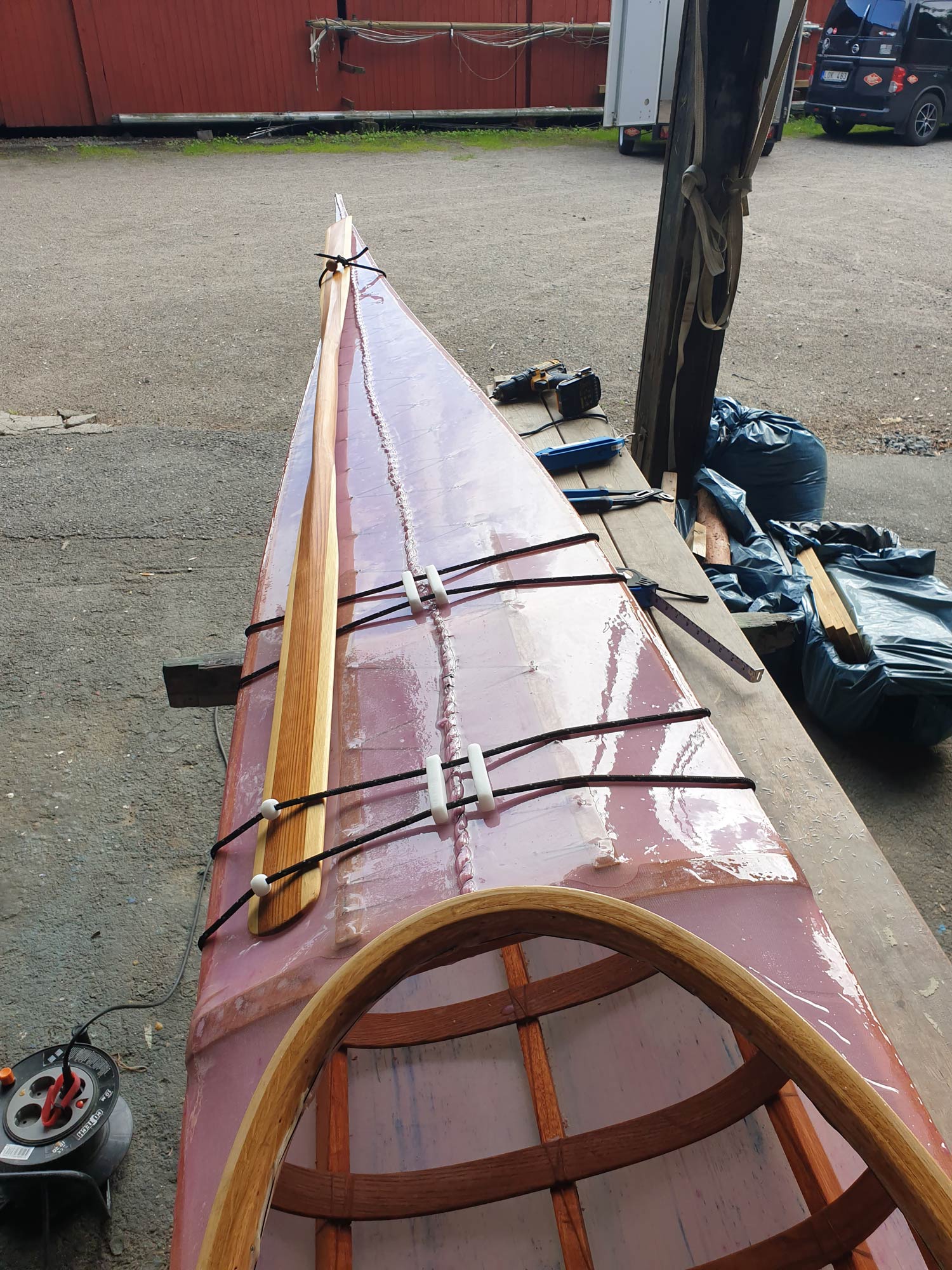 Rollers for the paddle are helpful but not a must