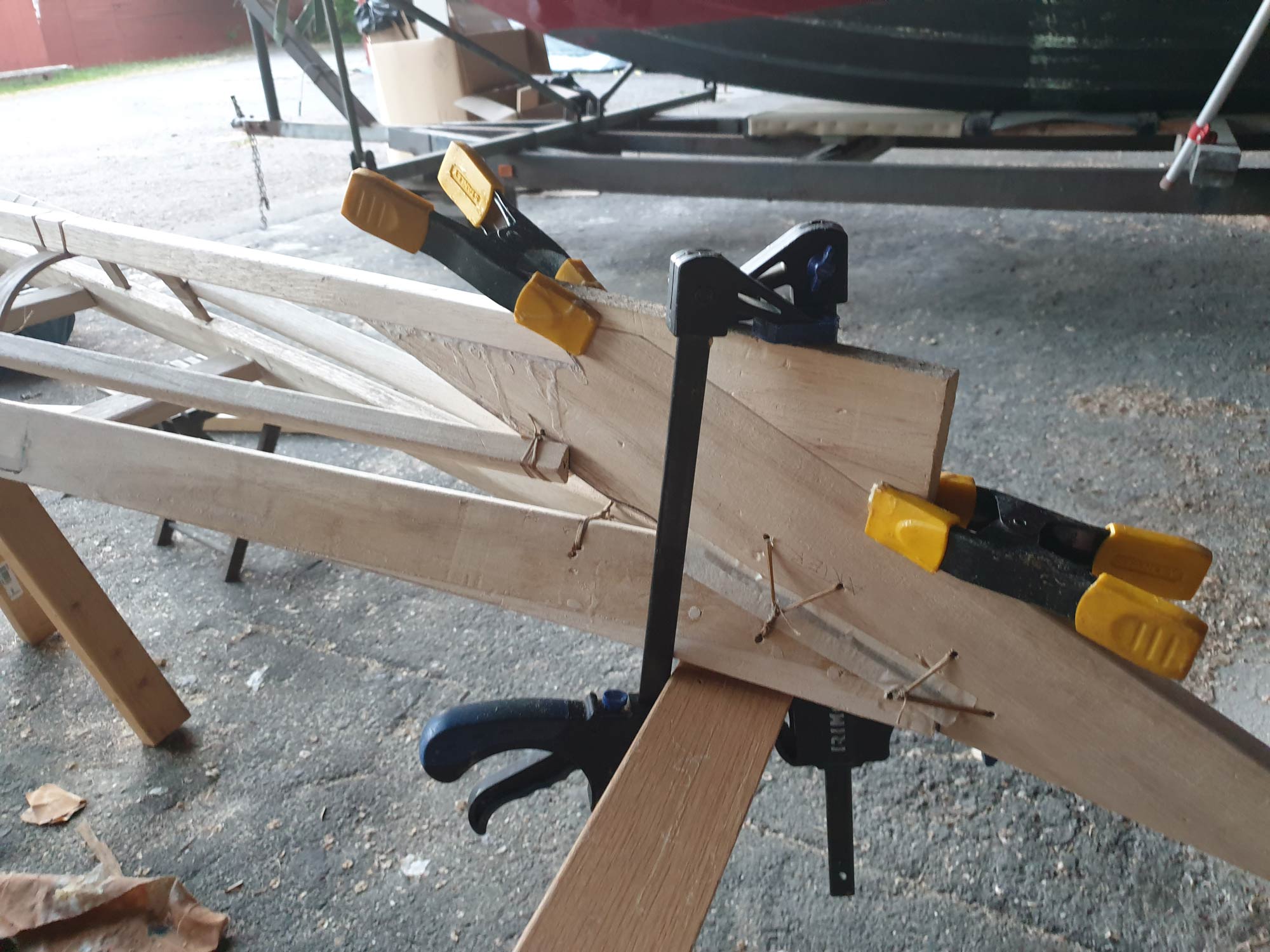 Wedge for the clamp not to slide