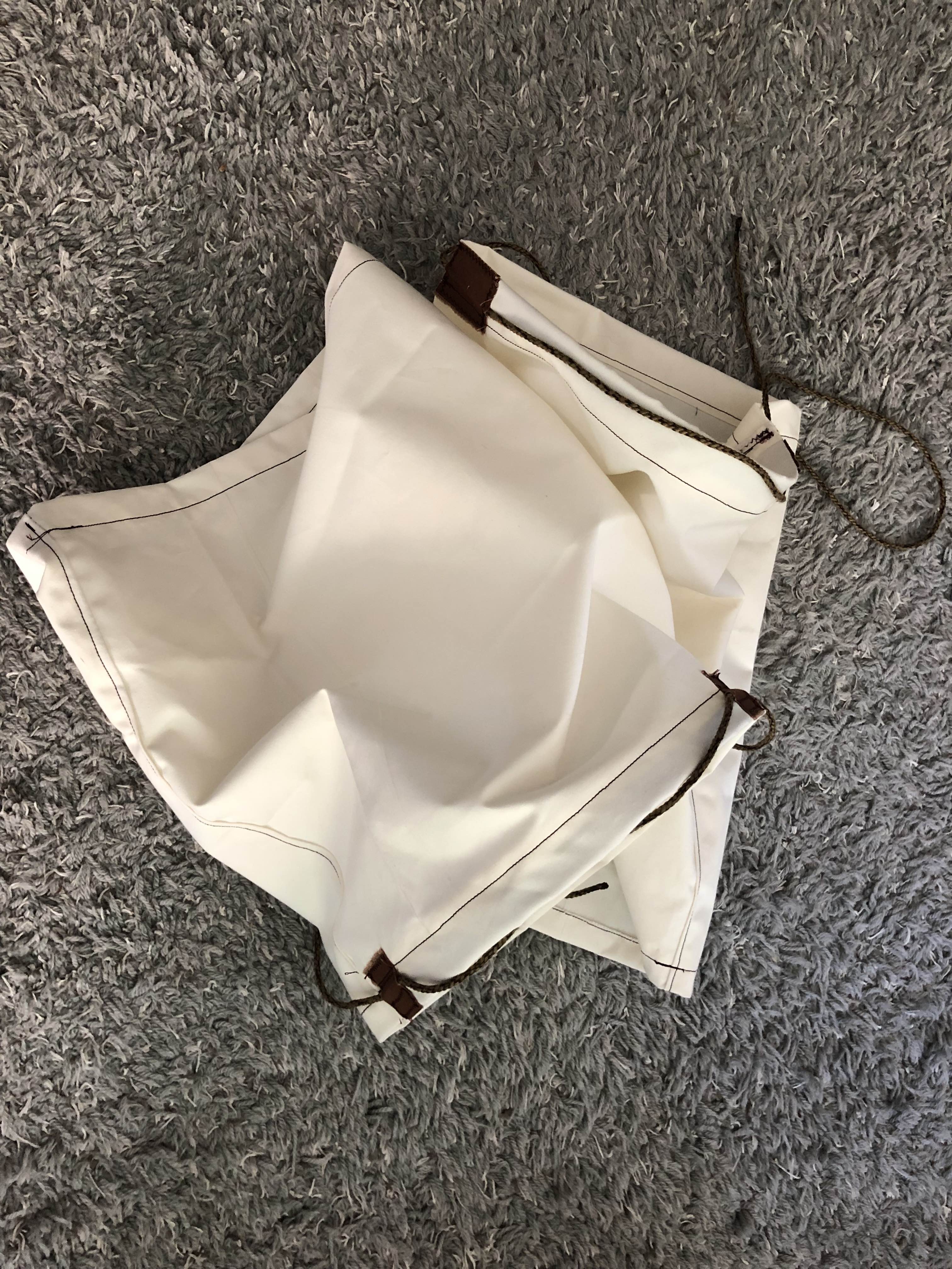 Finished but unwaxed roll closure bags