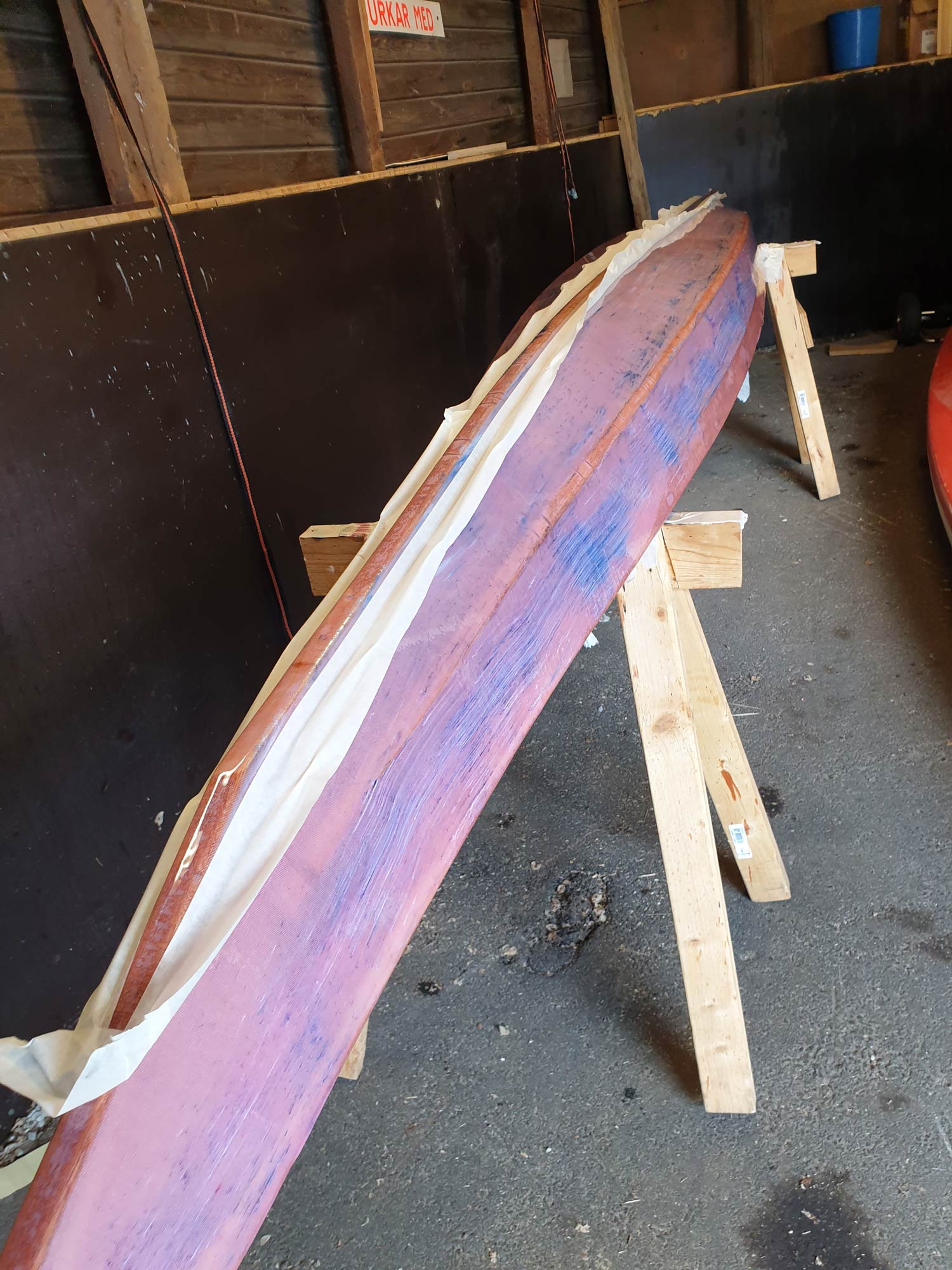 Liquid keel strip